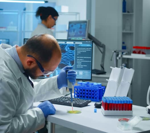 Lab tests and blood work at Clinica Hispana El Redentor