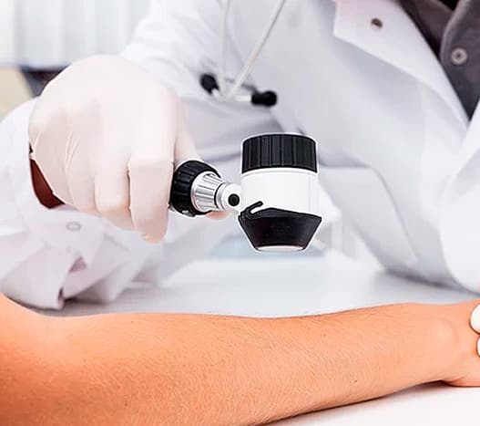 Dermatology services at Clinica Hispana El Redentor