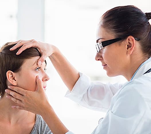 Ophthalmology services at Clinica Hispana El Redentor